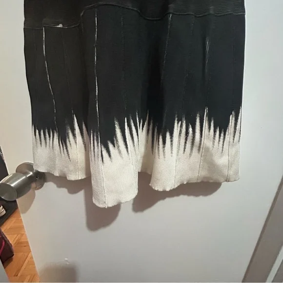 Herve Leger Black and White Mini Dress - Picture 6 of 7